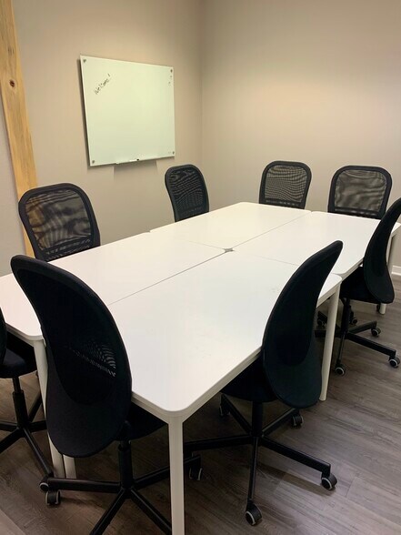 More Photos Of 146 Chemawa Rd N, Keizer Coworking Space