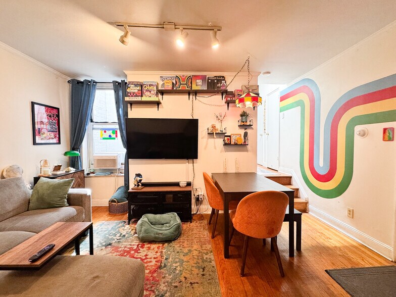 More Photos Of 2811 Ditmars Blvd, Astoria Storefront Retail Residential For Sale