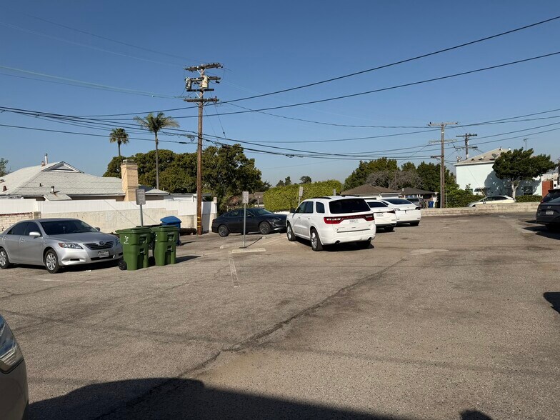 More Photos Of 2815-2827 Pico Blvd, Santa Monica Storefront For Lease