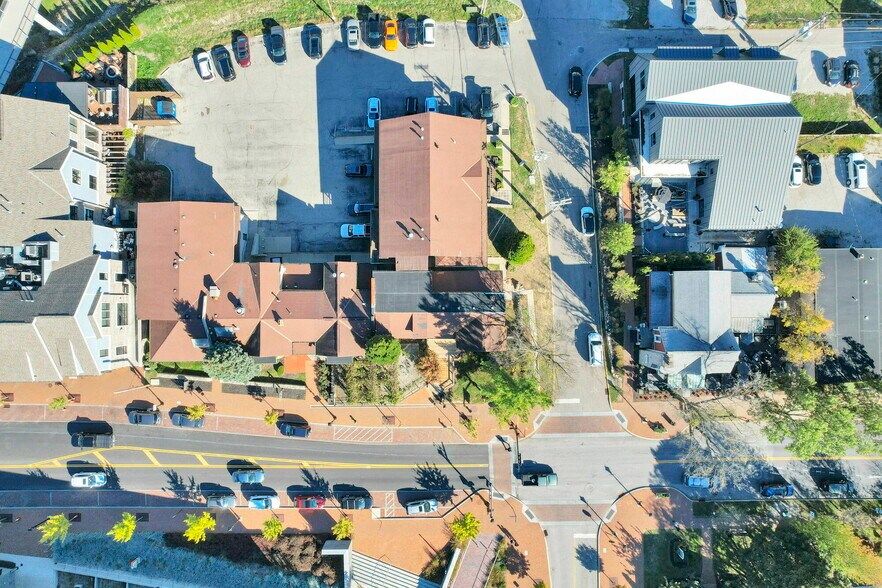 More Photos Of 72 N High St, Dublin Storefront Retail Office For Lease