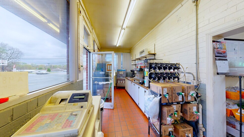 More Photos Of 1101 S Main St, Lexington Restaurant For Sale