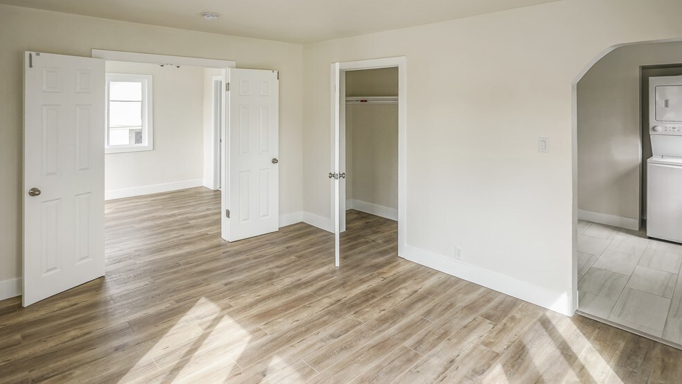 More Photos Of 2221 Griffin Ave, Los Angeles Apartments For Sale