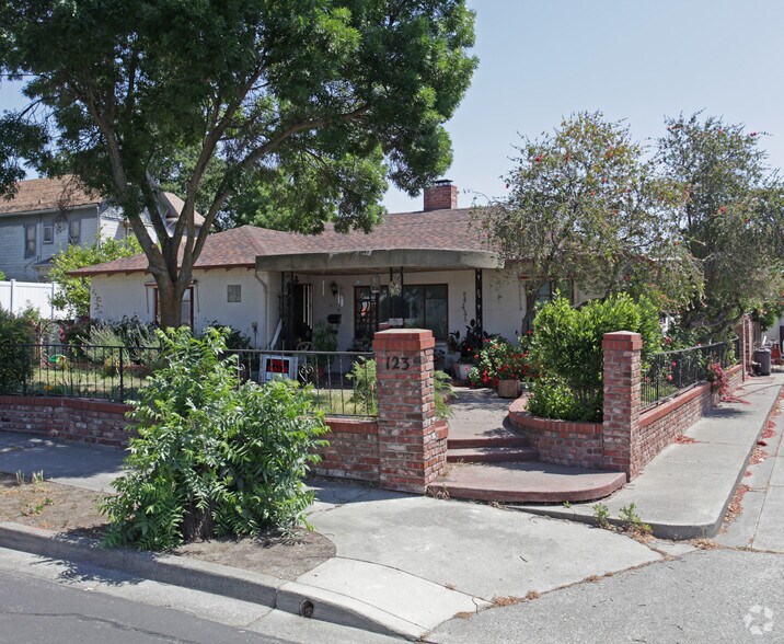 More Photos Of 806 E Monte Vista Ave, Vacaville Apartments For Sale