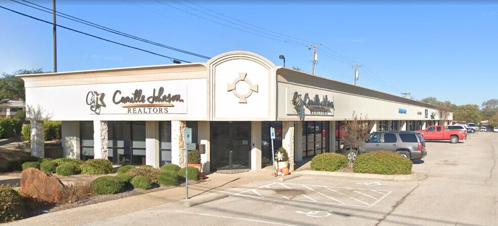 More Photos Of 100 Woodway Dr, Woodway Unknown For Lease