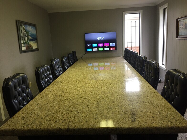 More Photos Of 6101 Melrose Ln, Oklahoma City Office For Sale