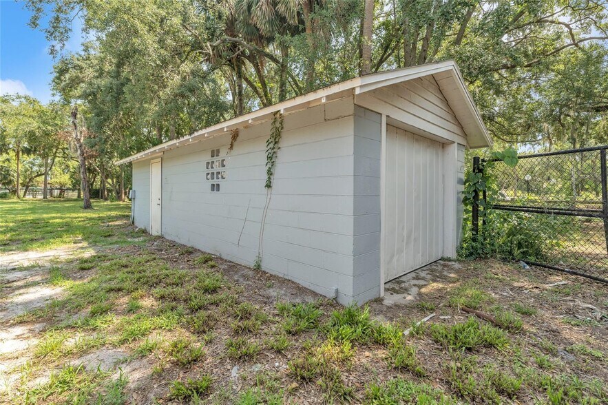 More Photos Of 1812 W 1st St, Sanford Office For Lease