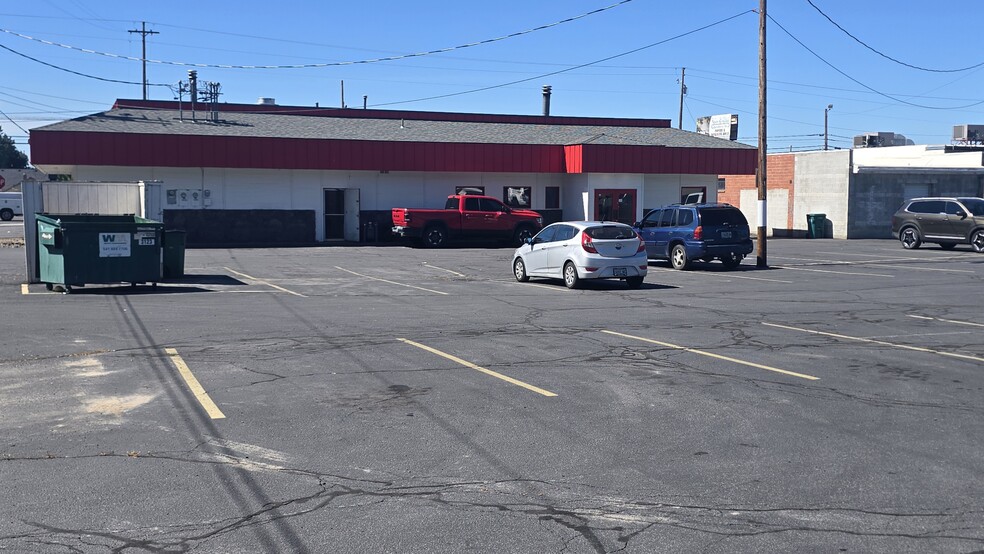 More Photos Of 4535-4545 S 6th St, Klamath Falls Restaurant For Sale