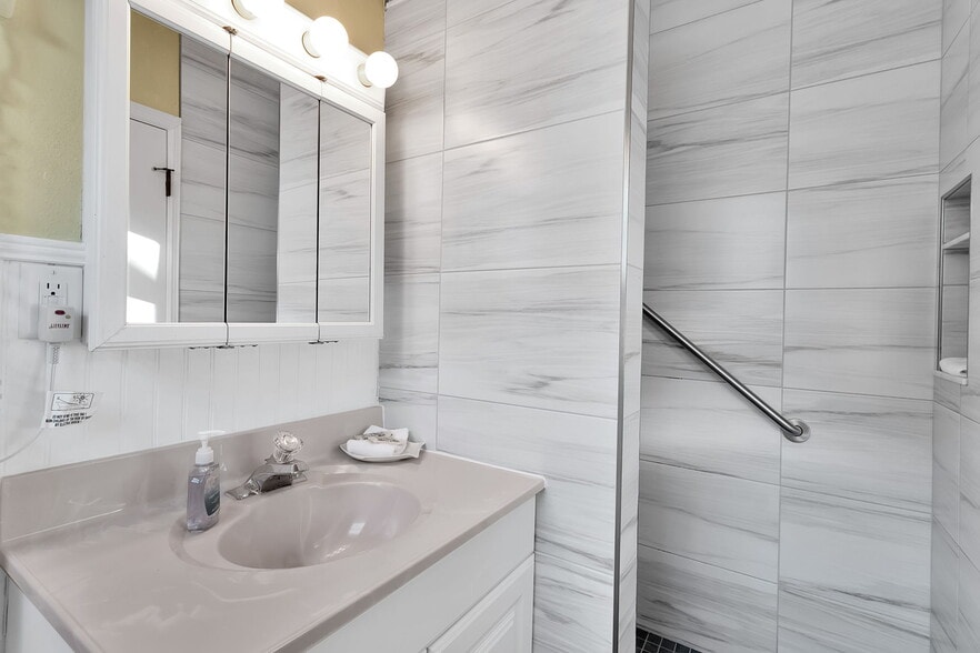 More Photos Of 5322 CALLE DE LA SIESTA, Sarasota Hospitality For Sale