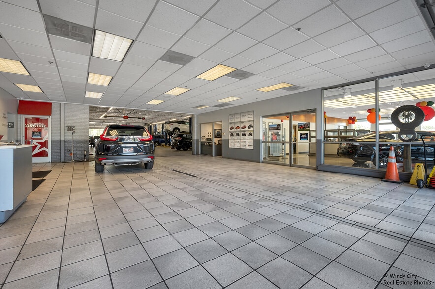 More Photos Of 945 E Chicago St, Elgin Auto Dealership For Sale