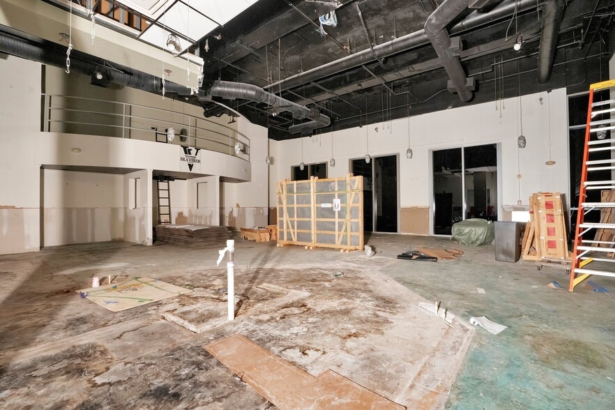 More Photos Of 25 E Church St, Orlando General Retail For Sale