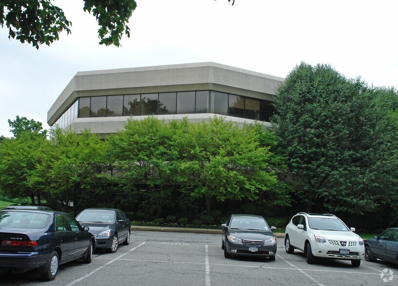 More Photos Of 245 Saw Mill River Rd, Hawthorne Office For Sale