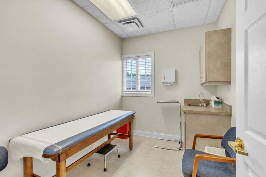 More Photos Of 2035 Valleygate Dr, Fayetteville Medical For Sale