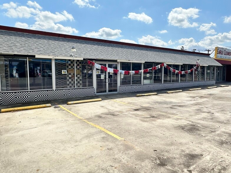 More Photos Of , San Antonio General Retail For Sale