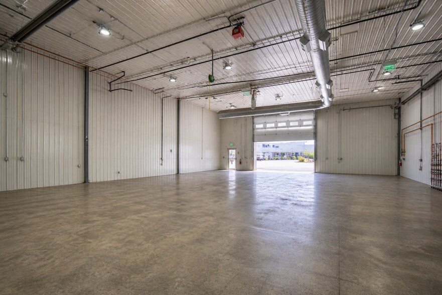 More Photos Of 21323 I 76 Frontage Rd, Hudson Warehouse For Lease