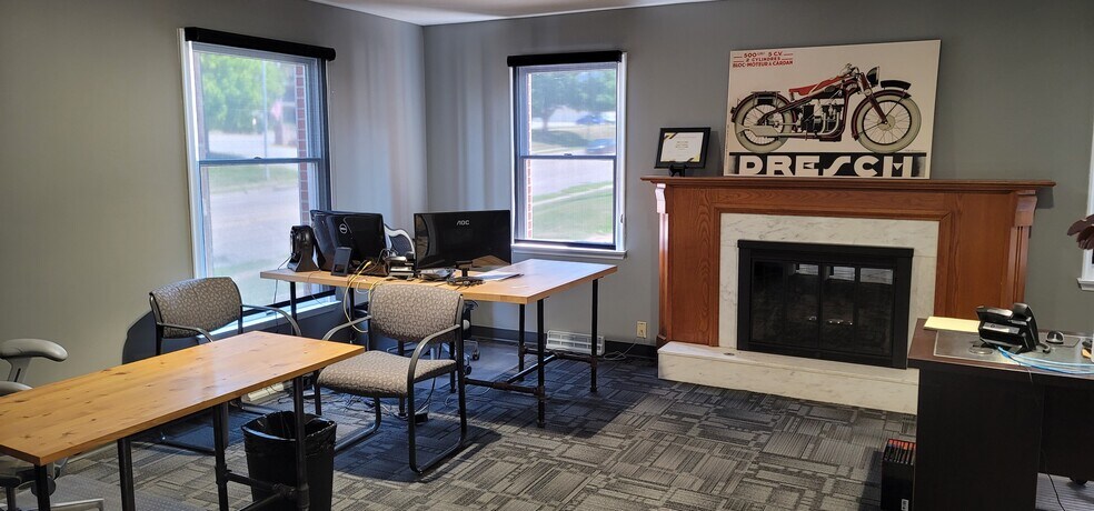 More Photos Of 1314 Galvin Rd S, Bellevue General Retail For Lease