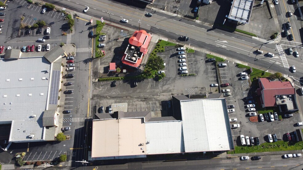 More Photos Of 1626-1628 Broadway, Eureka Freestanding For Sale