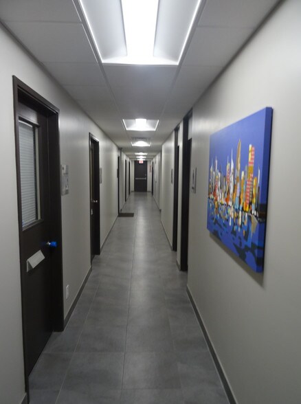 More Photos Of 8686-8806 N Central Ave, Phoenix Office For Lease
