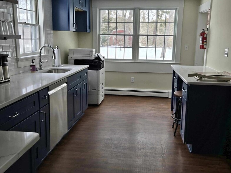 More Photos Of 2548 State Hwy Rte 6, Wellfleet Office For Sale
