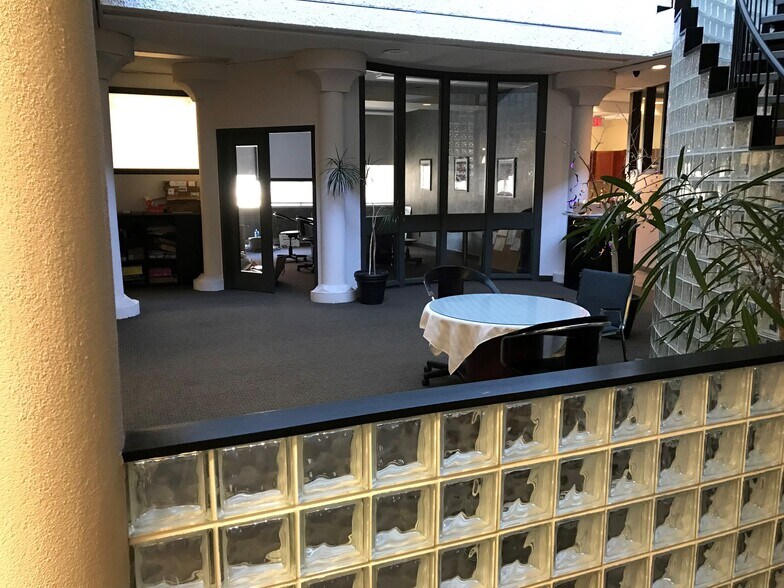 More Photos Of 222 Osborne St N, Winnipeg Medical For Lease