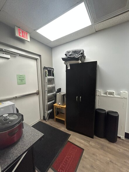 More Photos Of 2271-2283 Grand Island Blvd, Grand Island Storefront Retail Office For Lease