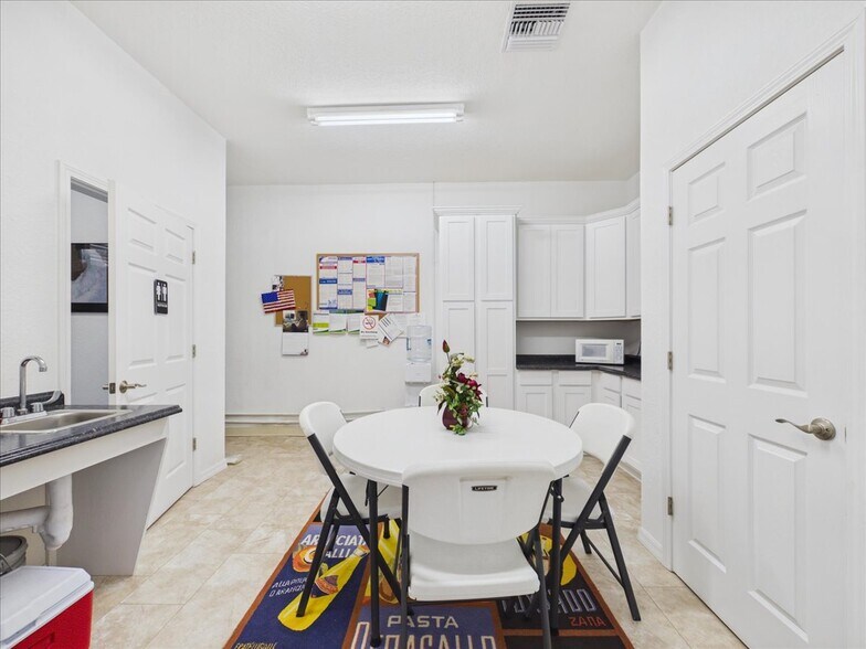 More Photos Of 621 St Johns Ave, Palatka Storefront For Sale