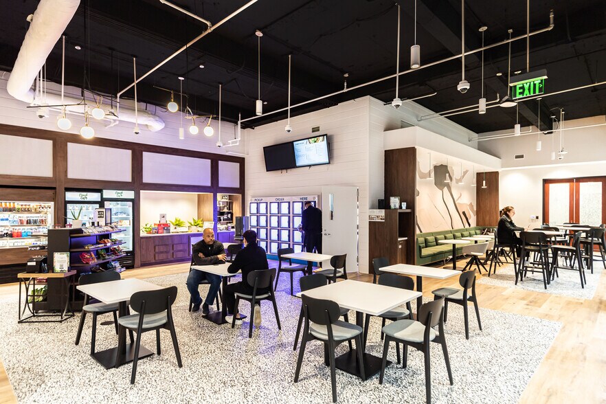 More Photos Of 1155 Perimeter Ctr W, Atlanta Office For Lease