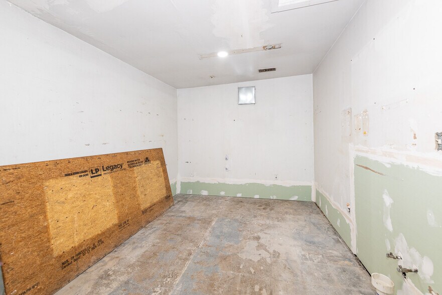 More Photos Of 8123 E Lamar Alexander Pky, Townsend Restaurant For Sale