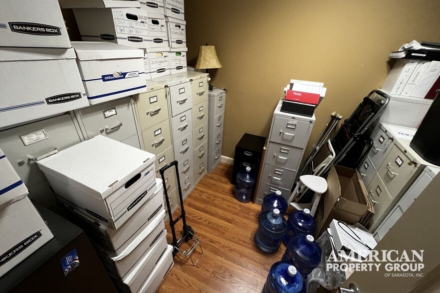 More Photos Of 420 S Tamiami Trl, Osprey Office For Sale