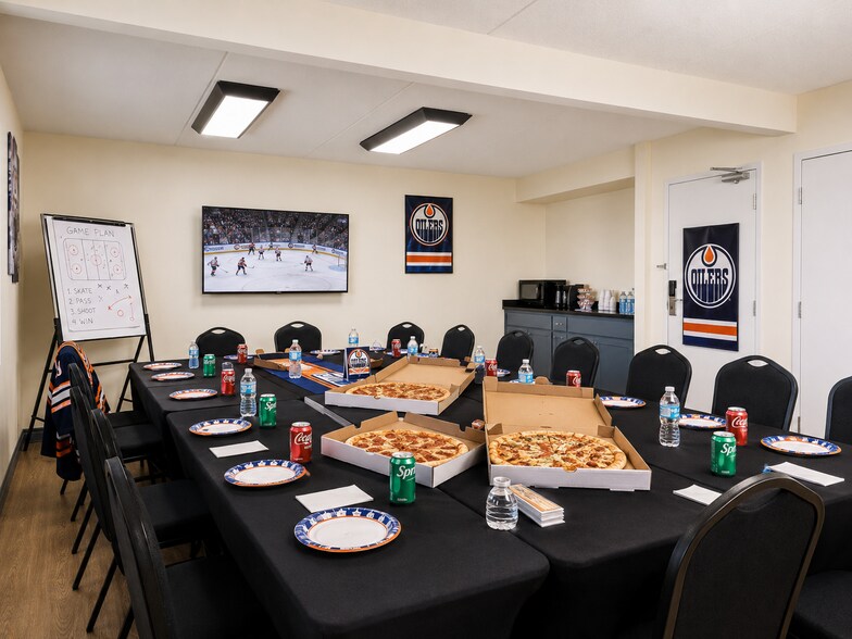 More Photos Of 18320 Stony Plain Rd, Edmonton Hotel For Sale