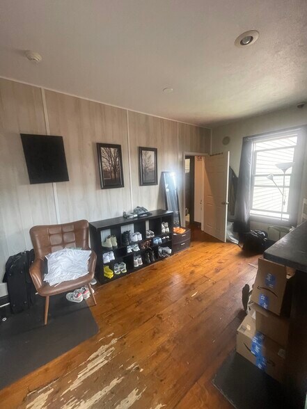 More Photos Of 5817 Ellsworth Ave, Pittsburgh Storefront Retail Office For Lease