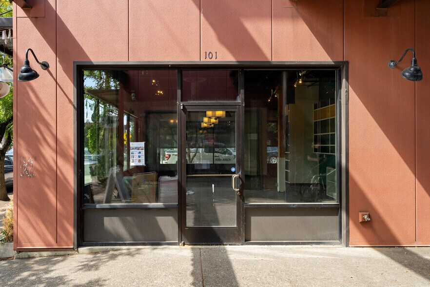 More Photos Of 4605 NE Fremont St, Portland Storefront Retail Office For Lease