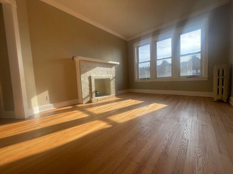 More Photos Of 10952 S Vernon Ave, Chicago Apartments For Sale