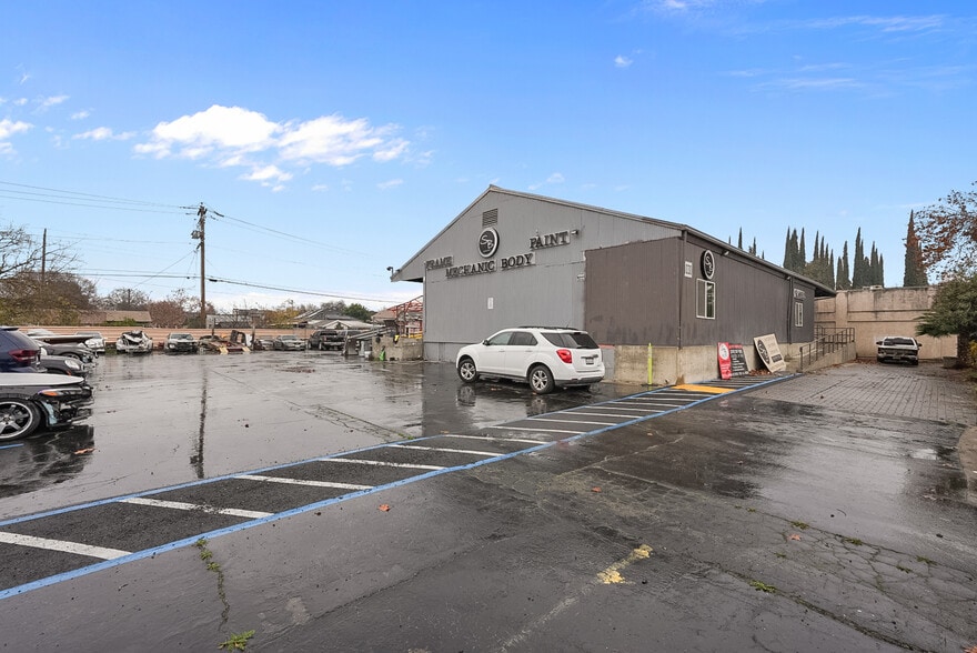 More Photos Of 1030 N Union St, Stockton Warehouse For Sale