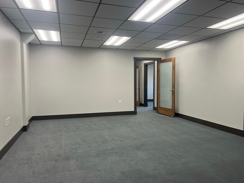 More Photos Of 6455 Lake Ave, Orchard Park Medical For Sale