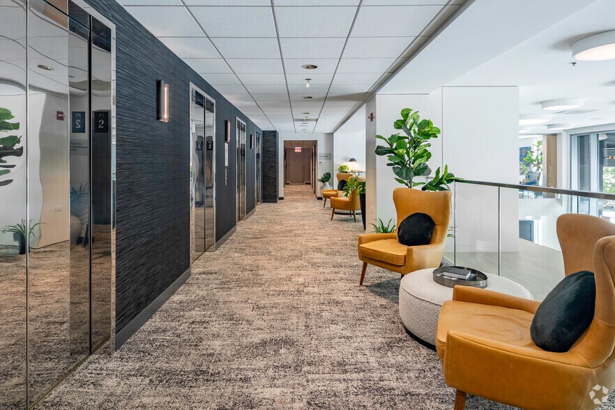 More Photos Of 300 N Canal St, Chicago Apartments For Sale