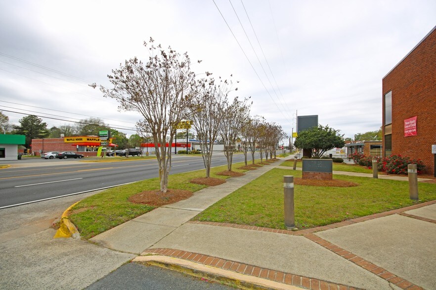More Photos Of 1444 Watson Blvd, Warner Robins Office For Lease