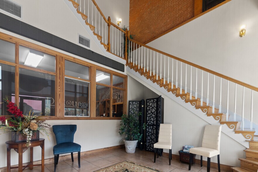 More Photos Of 103 E Main St, New Iberia Loft Creative Space For Sale