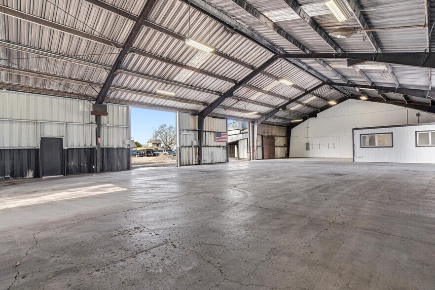 More Photos Of 141 Helman Ln, Cotati Warehouse For Lease