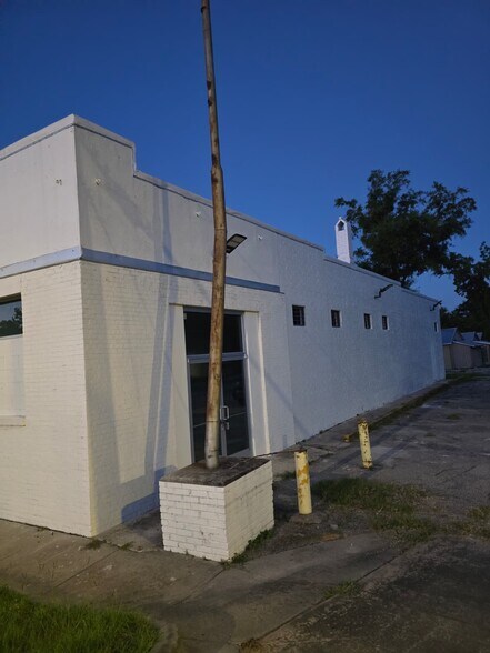 More Photos Of 550 S Patterson St, Valdosta Freestanding For Sale