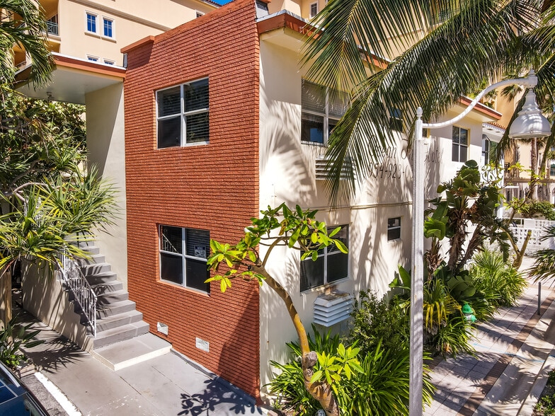 More Photos Of 3405 N Ocean Dr, Hollywood Hotel For Sale