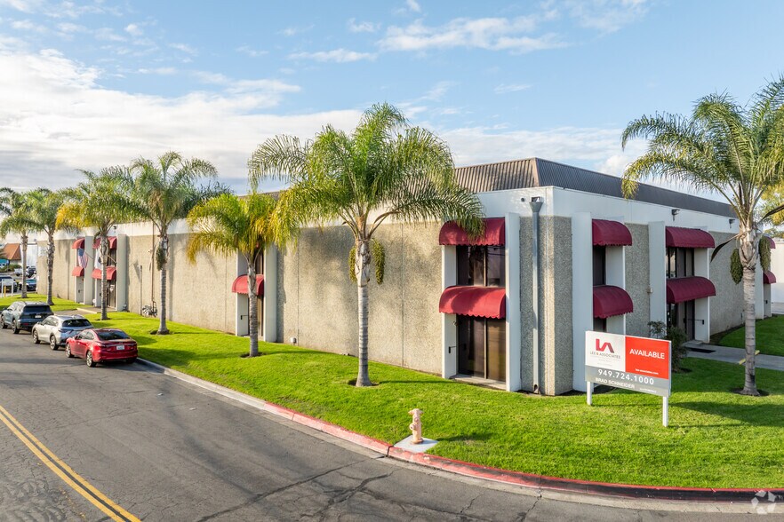 More Photos Of 12833 Monarch Ave, Garden Grove Warehouse For Sale