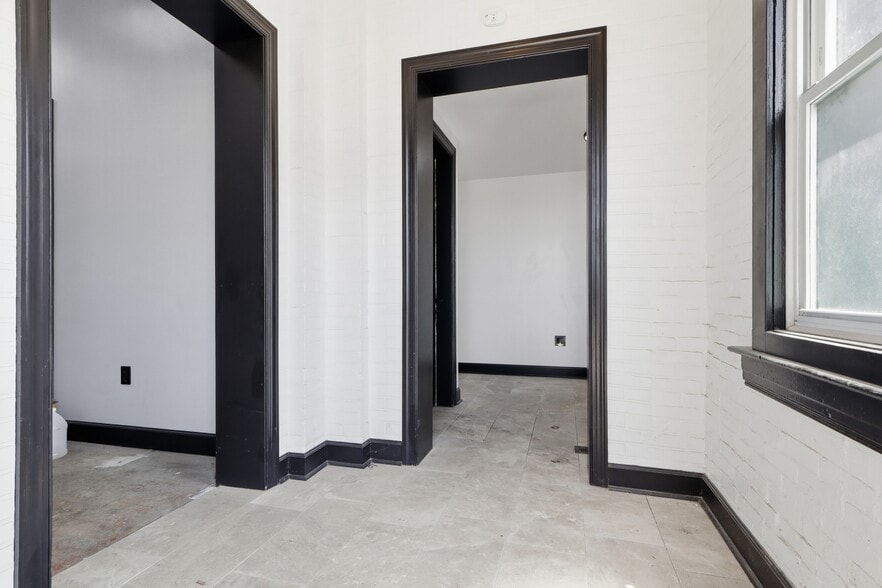 More Photos Of 805 E Prospect St, York General Retail For Sale