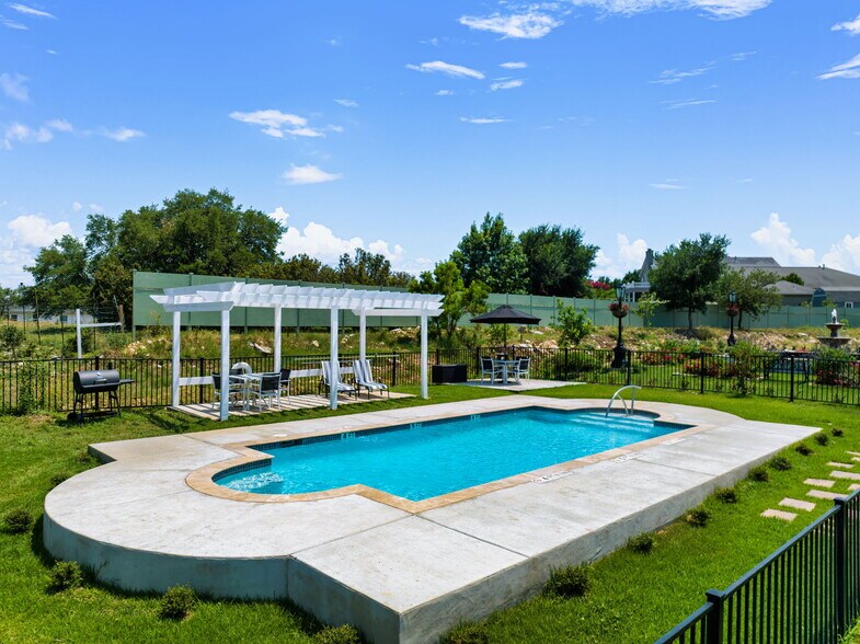 More Photos Of 1470 S Cranes Mill Rd, New Braunfels Lodge Meeting Hall For Sale