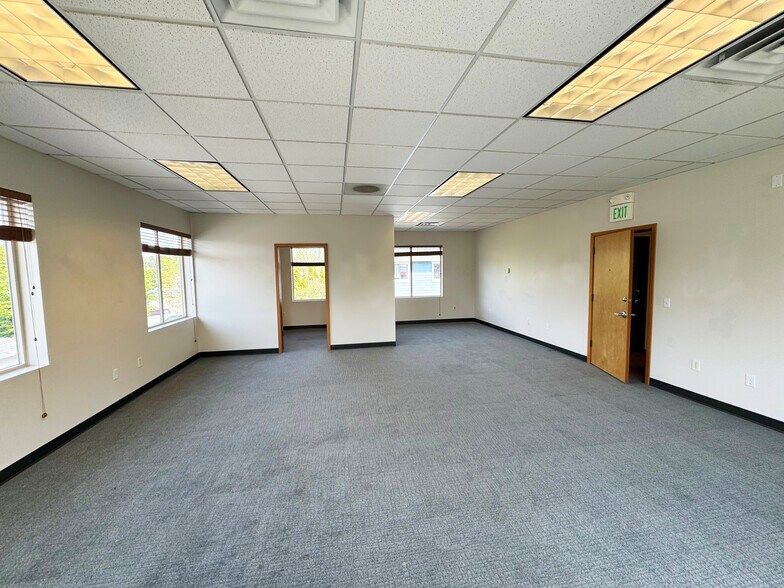 More Photos Of 1110 Golf Club Rd SE, Lacey Loft Creative Space For Lease