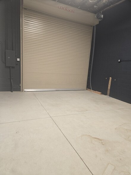 More Photos Of 63758 Orr Way, North Palm Springs Warehouse For Lease