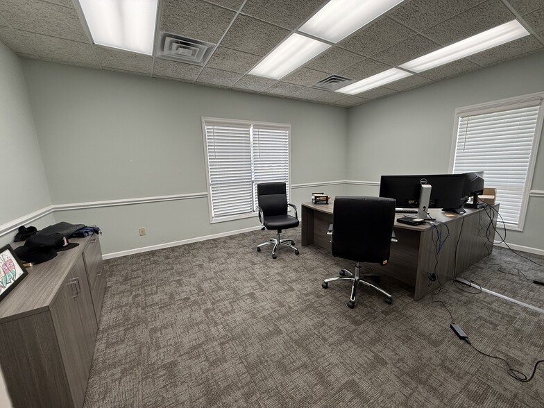 More Photos Of 150 E Fire Tower Rd, Winterville Office Residential For Lease