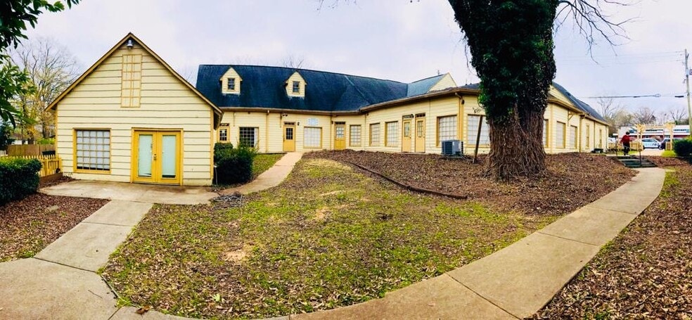 More Photos Of 913 Main St, Stone Mountain Office For Lease