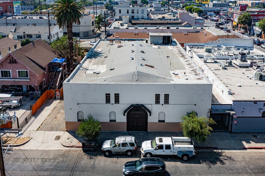 More Photos Of 5454 Virginia Ave, Los Angeles Showroom For Sale