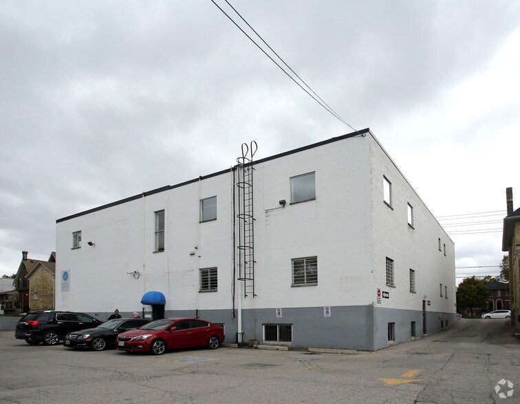 More Photos Of 366 Oxford St E, London Medical For Lease