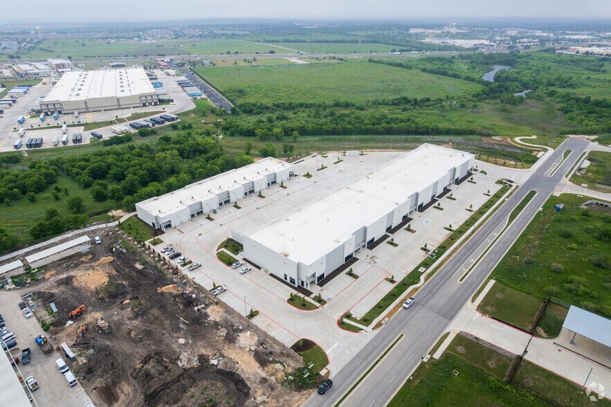 More Photos Of 19121 Marketplace Ave, Kyle Unknown For Lease